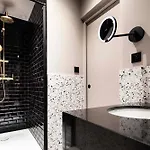 Rayz Eiffel Aparthotel Paris
