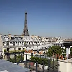 Rayz Eiffel Aparthotel