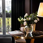 Rayz Eiffel Aparthotel