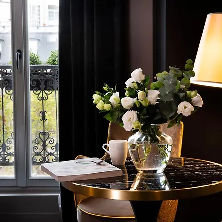 Rayz Eiffel Aparthotel
