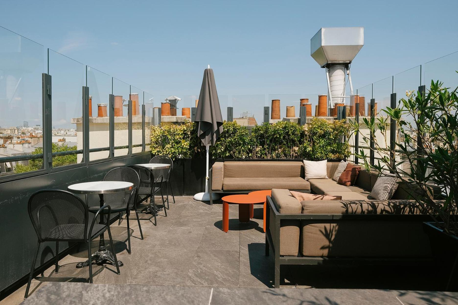 Rayz Eiffel Aparthotel 4*
