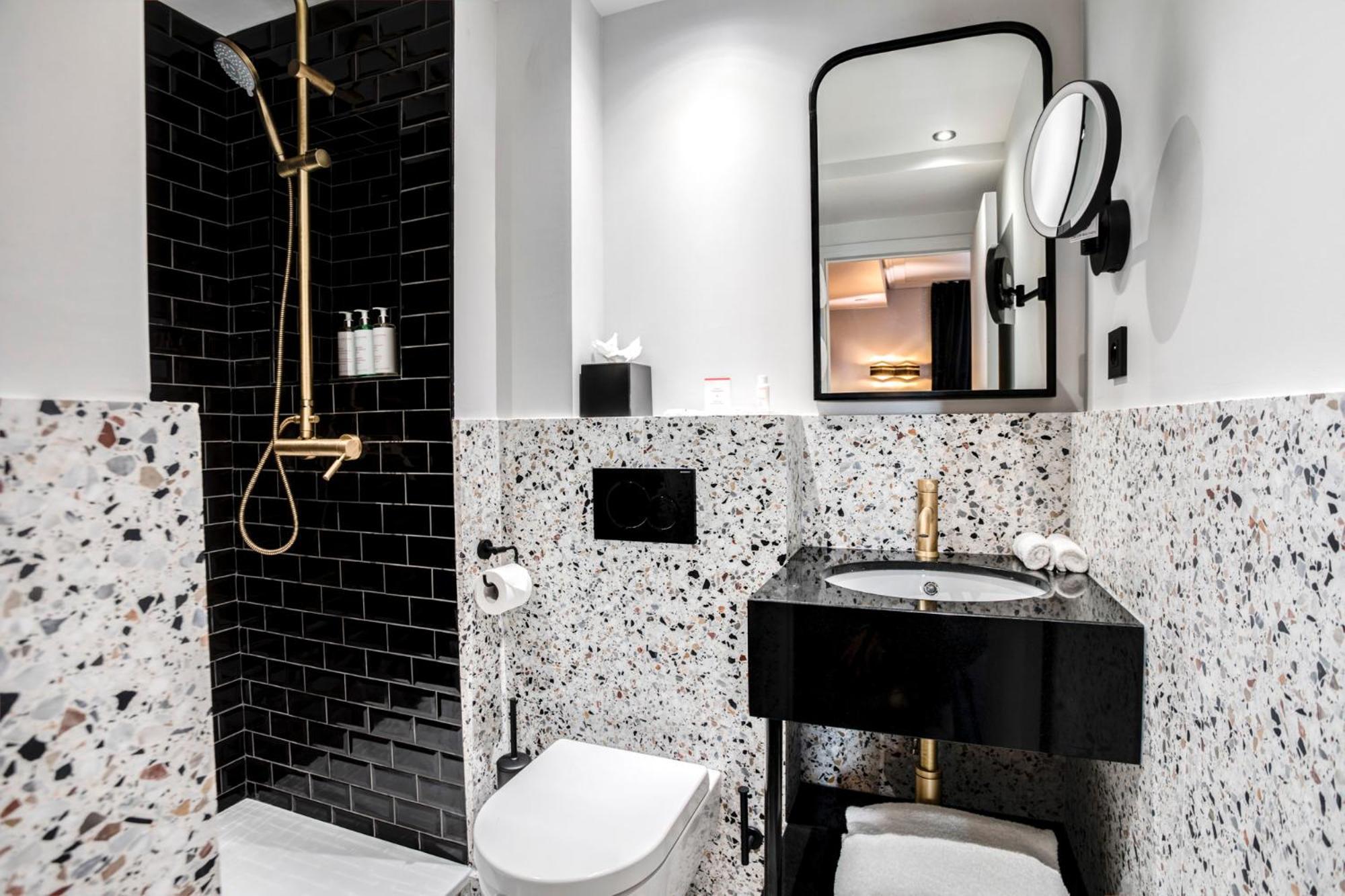 Rayz Eiffel Aparthotel 4*