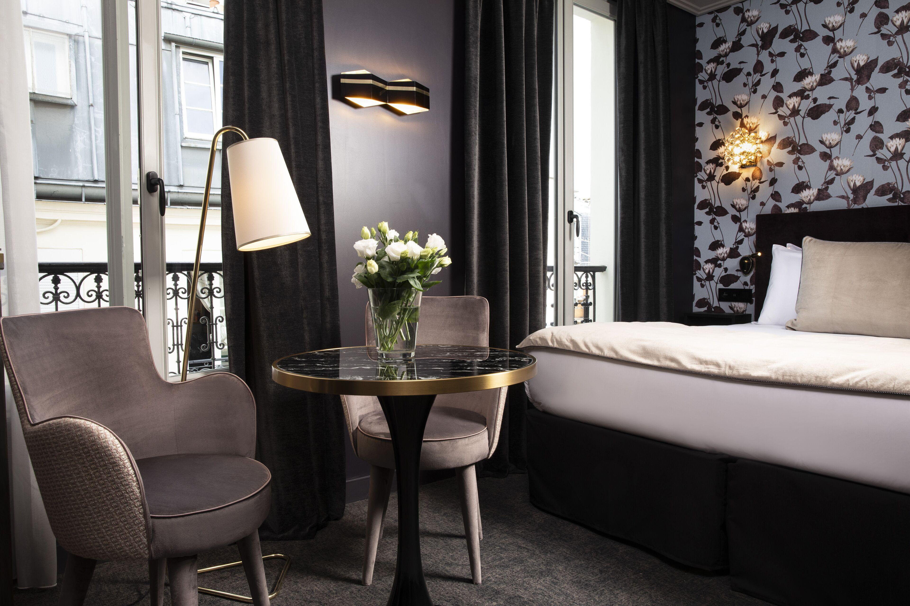 Rayz Eiffel Aparthotel 4*