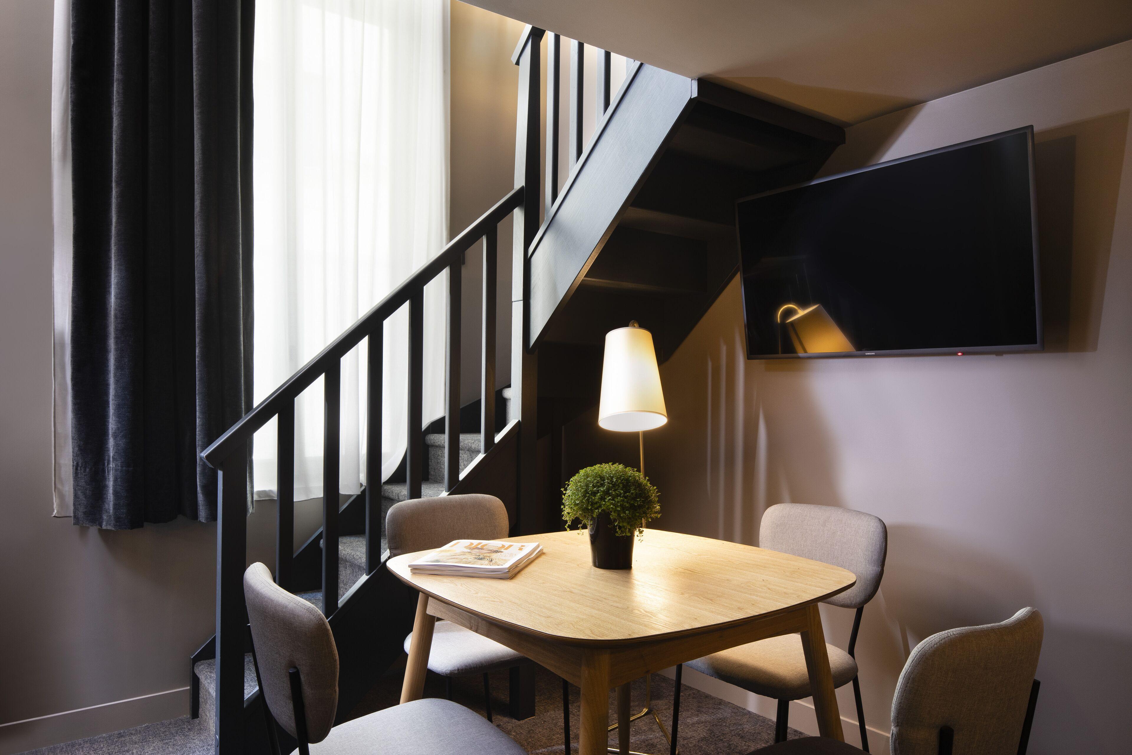 Rayz Eiffel Aparthotel 4*